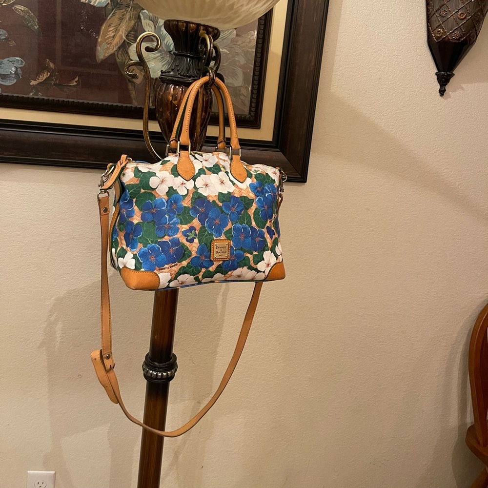 Dooney & Bourke please check all picture of condition - Picture 3 of 17